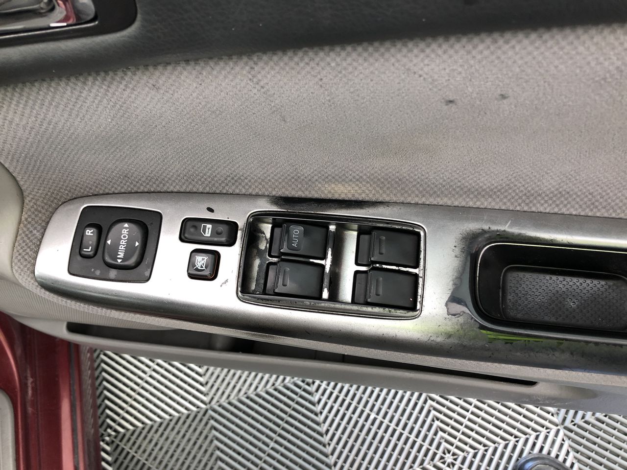 9K WHITE GOLD 0.16ct HI I1 DIAMOND BRACELETUE TOPAZ RING