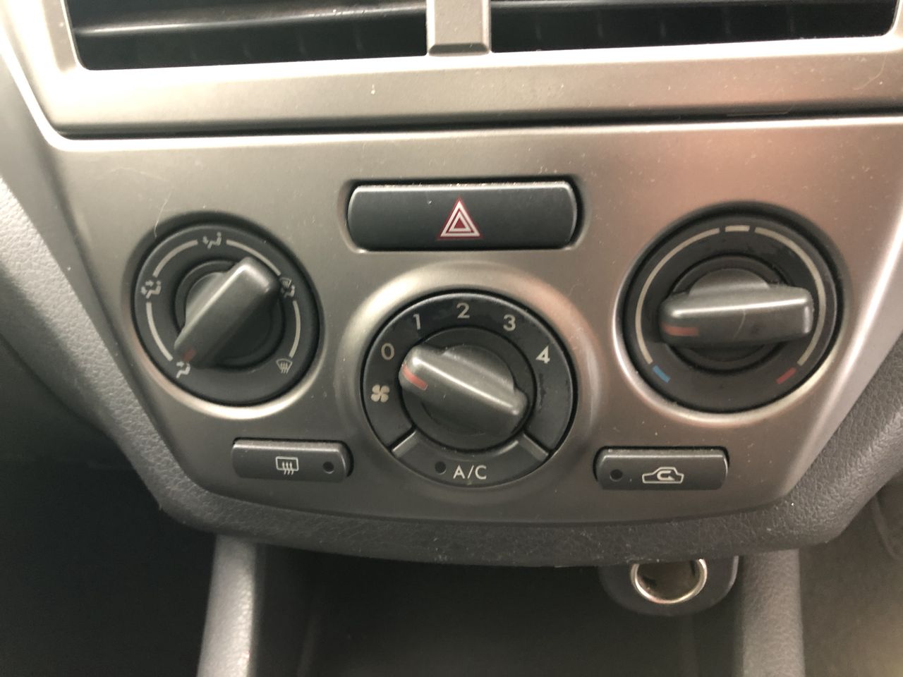 1/100 Scottdale gold bar Unc