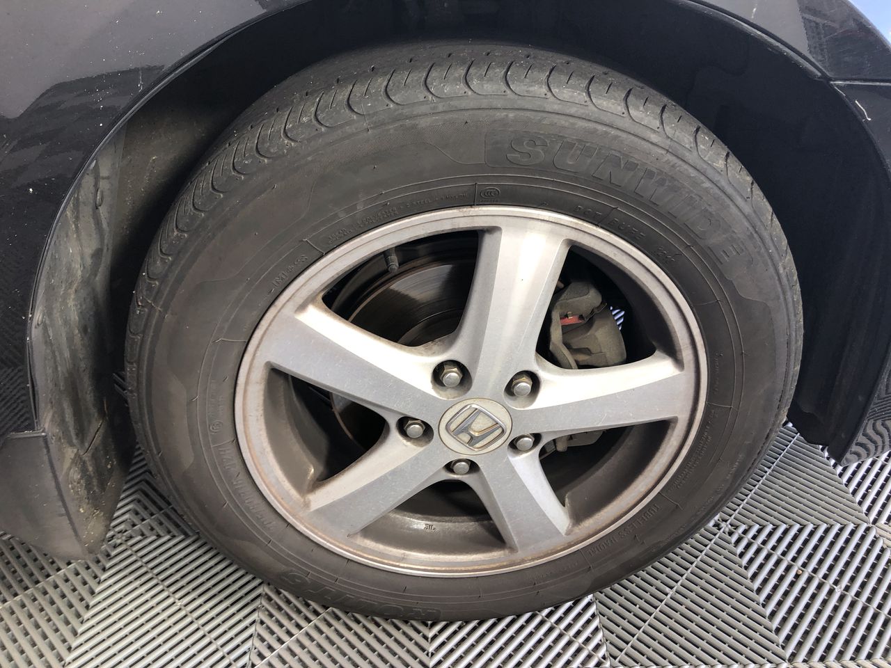 Replica Royal Ring - 16 Simulated Diamonds - US Size 7