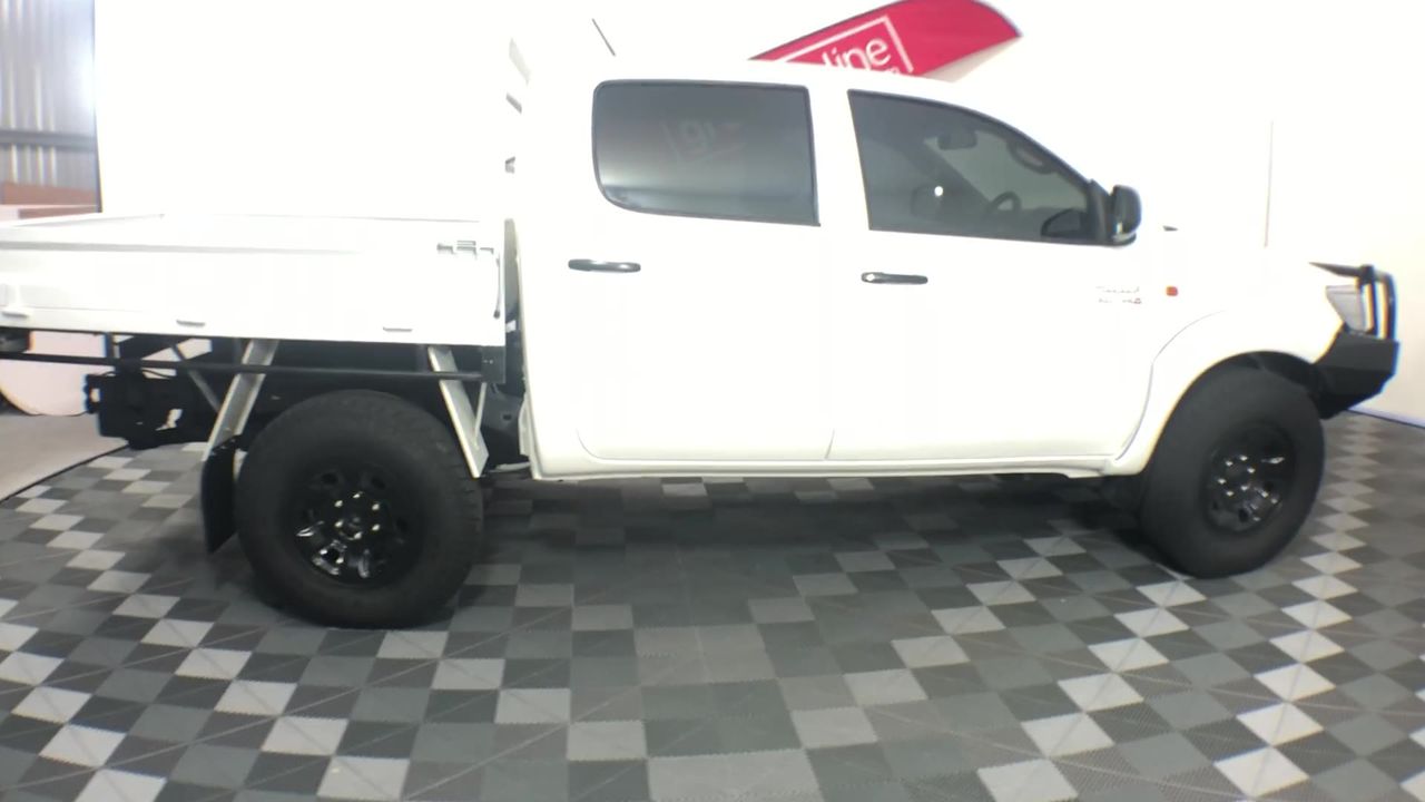 Unisex Black Volcanic Lava Rock Beaded Crystal Initial "O" Bracelet -Yellow