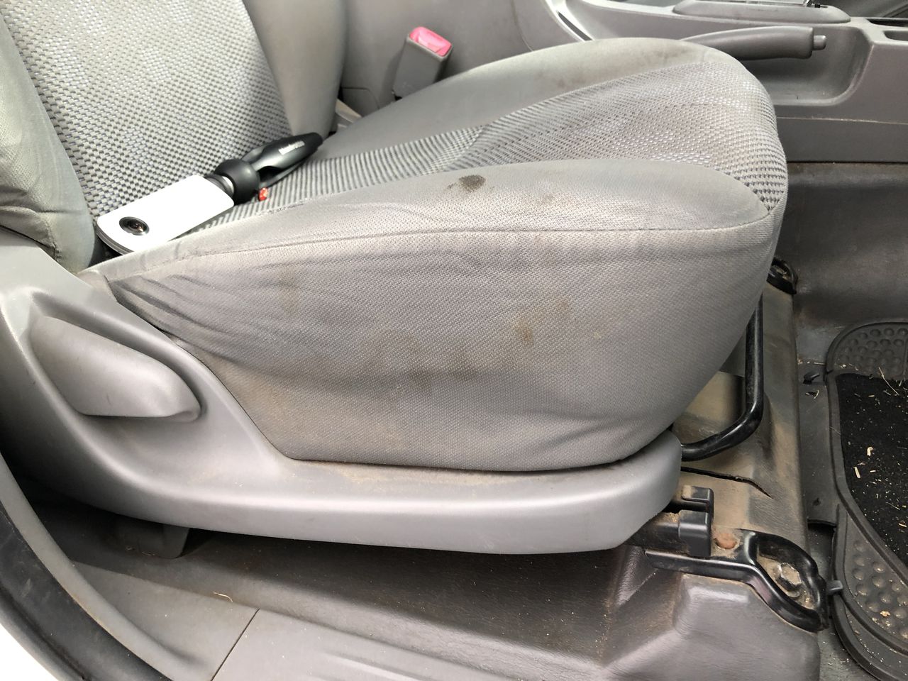 2012- 1 Ounce "Year Of The Dragon" Coin in 999 Fine Silver in Capsule