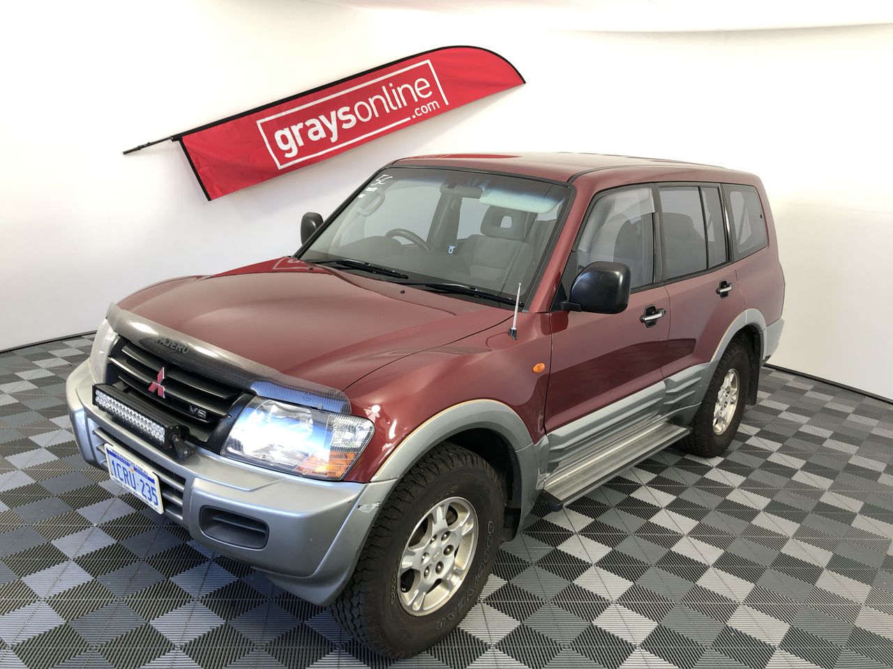 1/100 Scottdale x 2, 1 gram Valcumbi silver bars x 2 & 1 Kilo Copper Bar