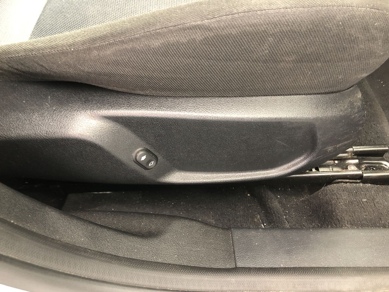 By The Vineyard Mixed Pack Pinot Grigio & Chardonnay (12x 750mL). SEA.