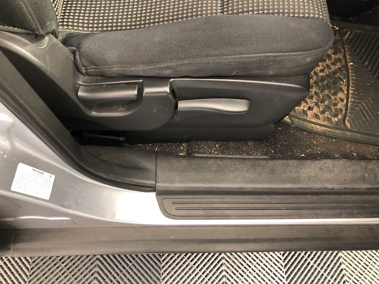 Elephant in the Room Chardonnay  (6x 750mL). (252626-1266)