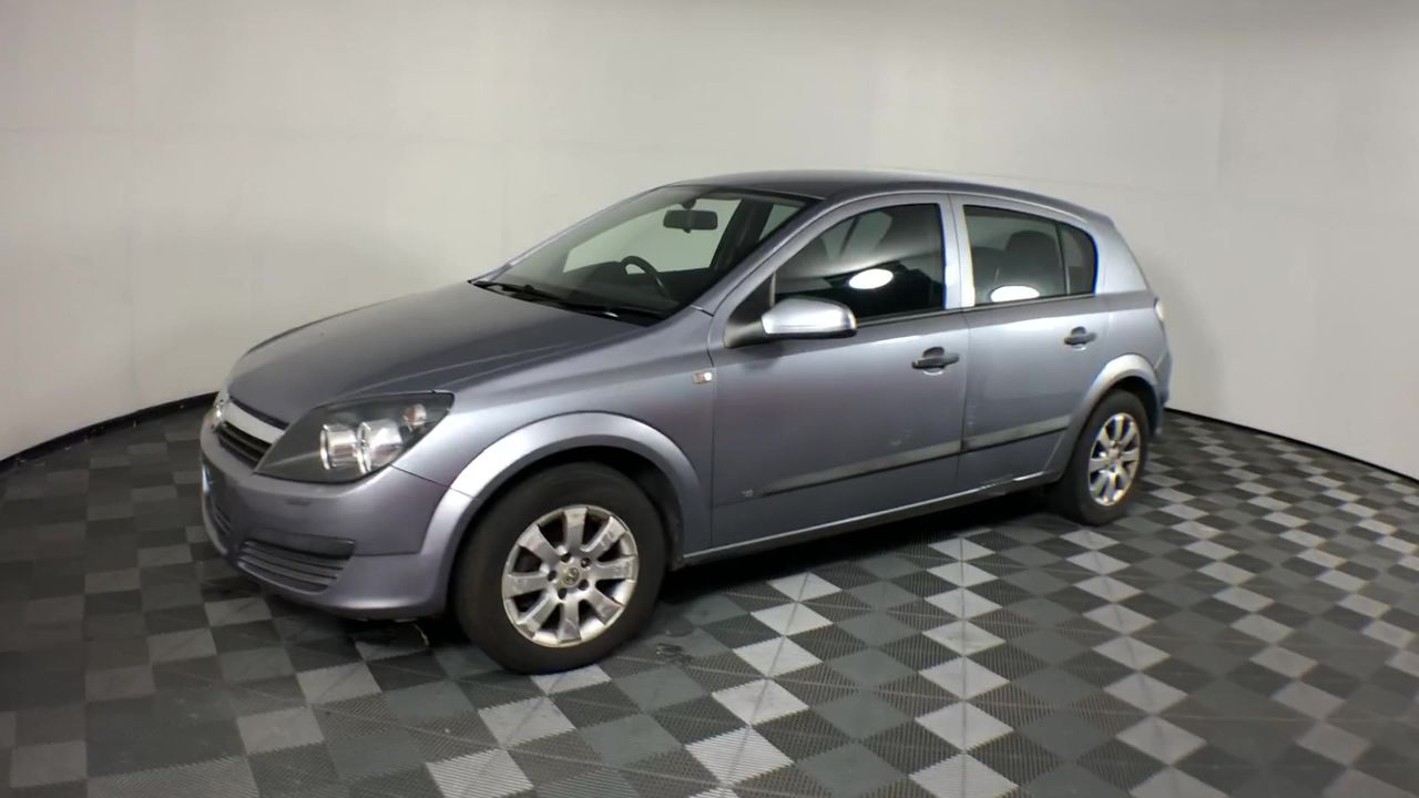 TP-LINK AV1300 3-Port Gigabit Powerline Starter Kit, Power Outlet Pass-Thro