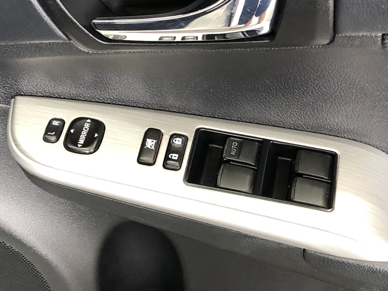 2 Monkeys Semillon Sauvignon Blanc 2025 (12x 750mL) SEA