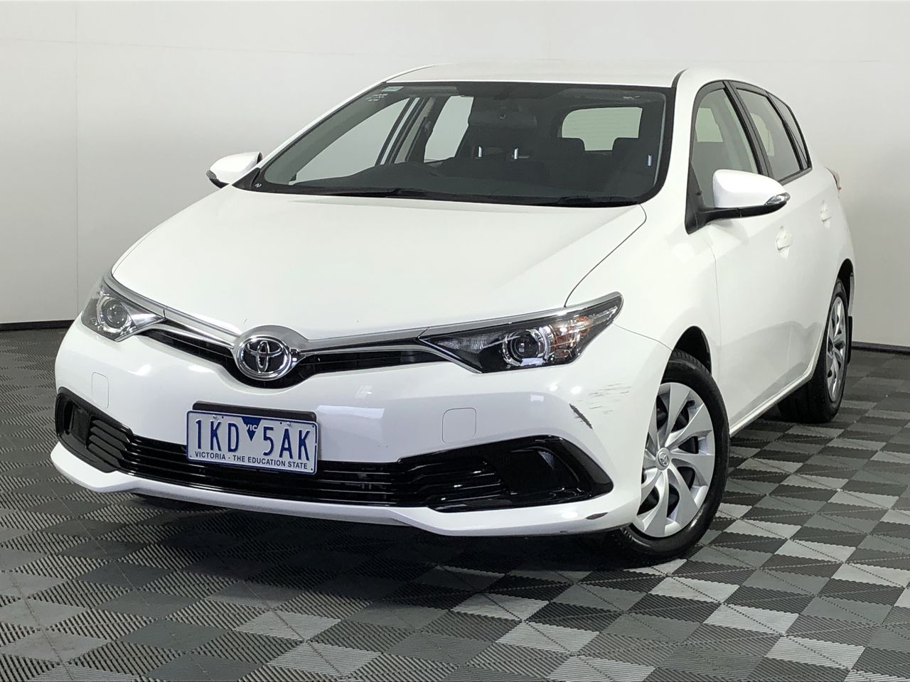 Elegant 18K Triple White Gold plated Lab Simulated Diamond Open Ring