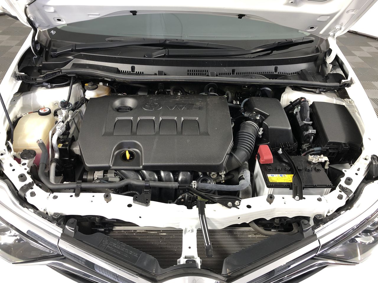 <p>2013 Bigfoot Explorer ZH-CP5 Camper Trailer</p>