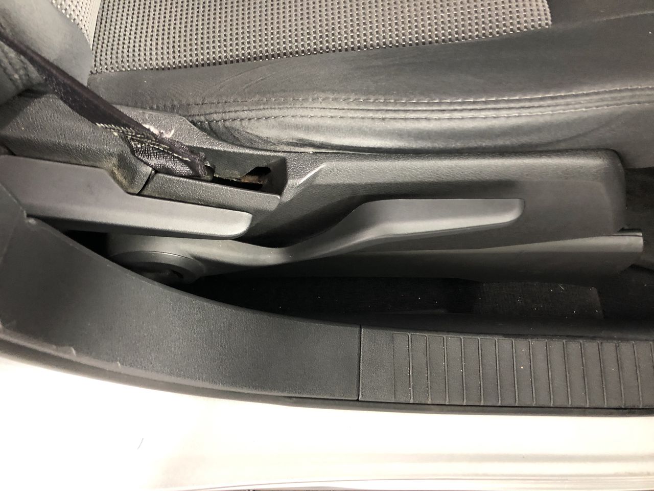 HP PAVILION 15-CW1031AU Laptop R3-3200U 4GBRAM/128GB