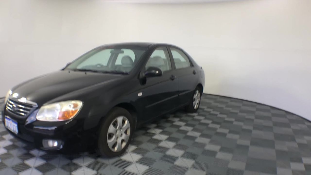 SENSH 600g Axe with Fibreglass Rubber Grip Handle.