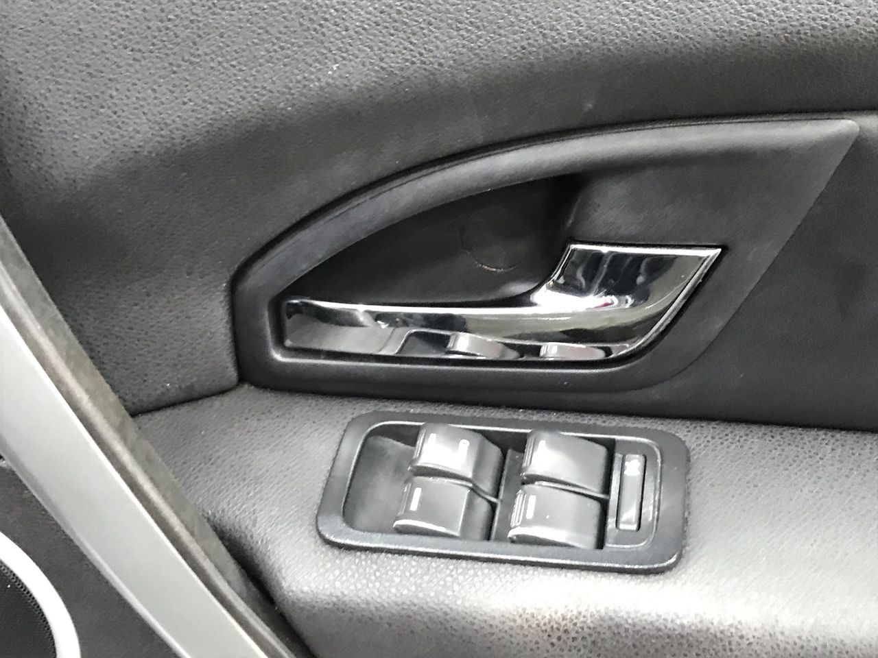 DeWALT 18V 5.0Ah XR Li-Ion Cordless Slide Battery.