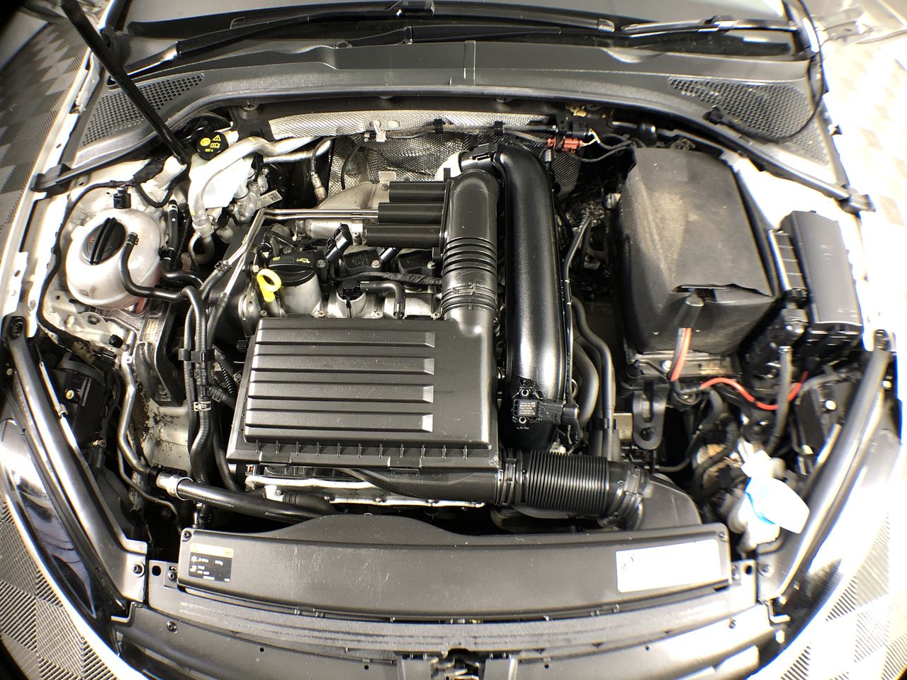 Polaroid SX-70 Colour Film NB: damaged box