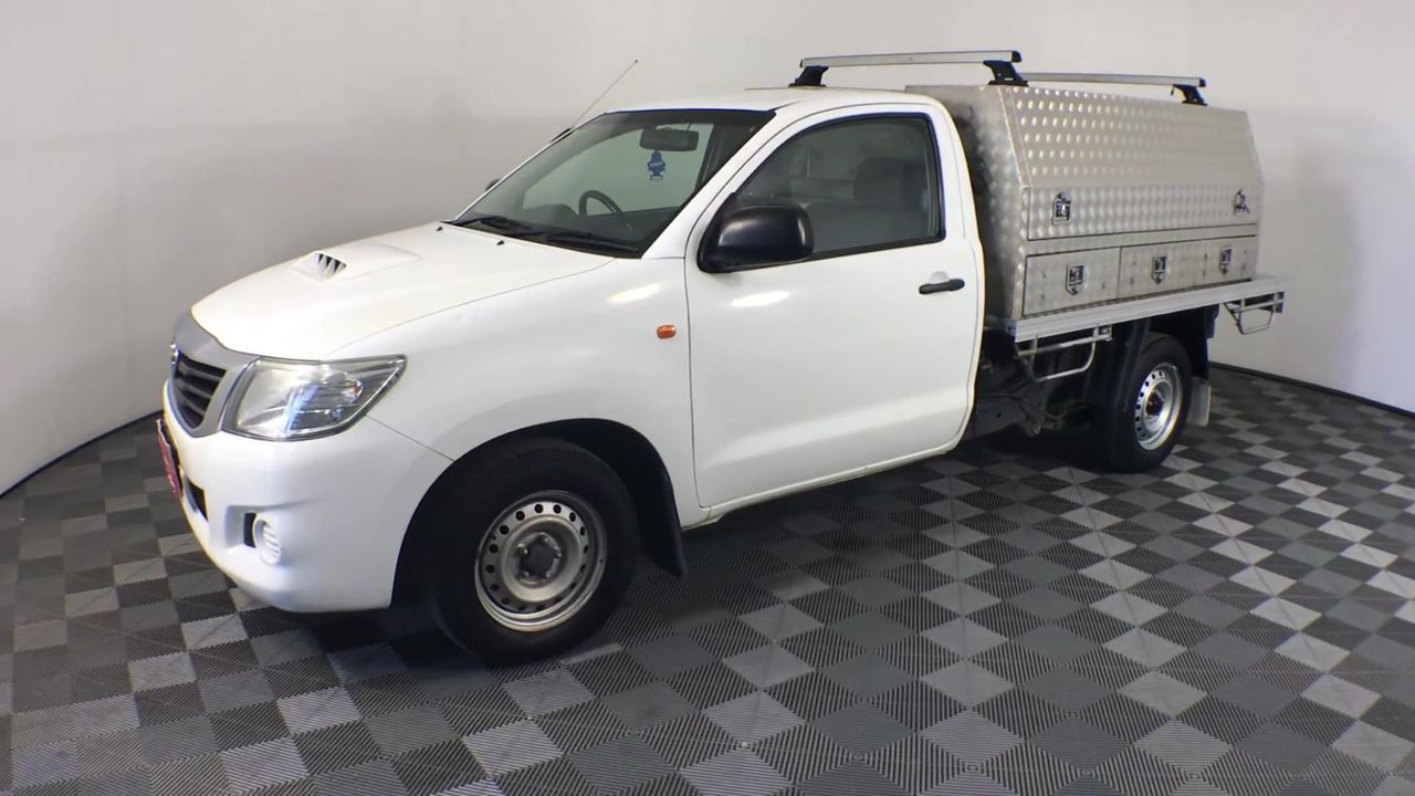 3 x L'Oreal Paris Total Repair 5 Shampoo 300ml