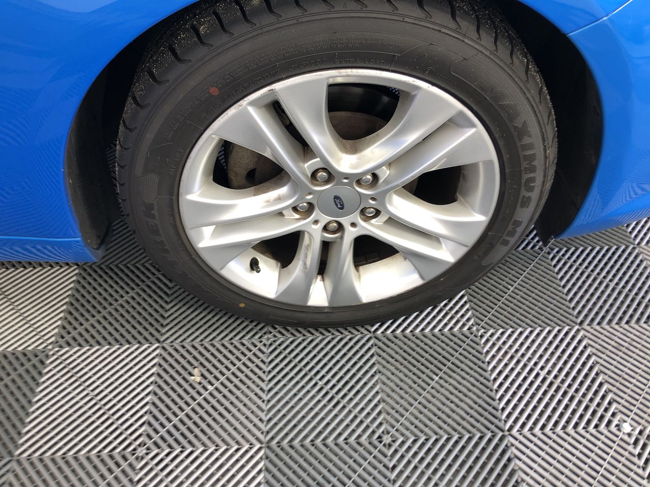 2 x WE CRUSH ON Our Berry Jelly Gummies, 500g. N.B: Damaged packaging & app