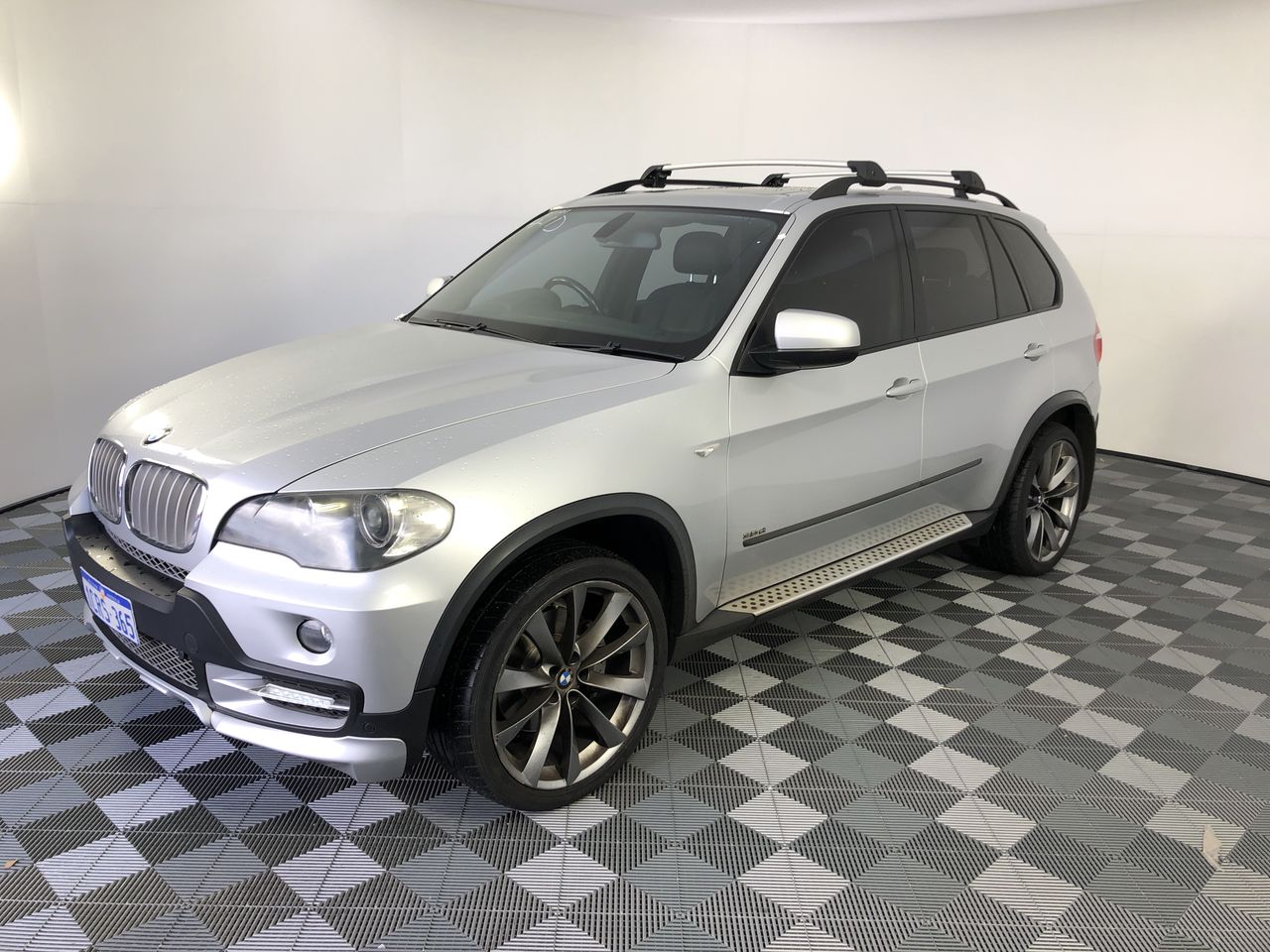 BRONDELL Premium Toilet Seat, Model: AUSPPTS-25. N.B: Damaged packaging & m