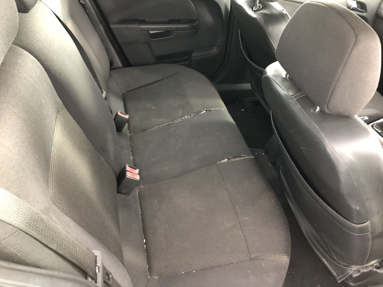 2 x LINDT Lindor Pistachio Chocolate, 606g. N.B: Damaged packaging.