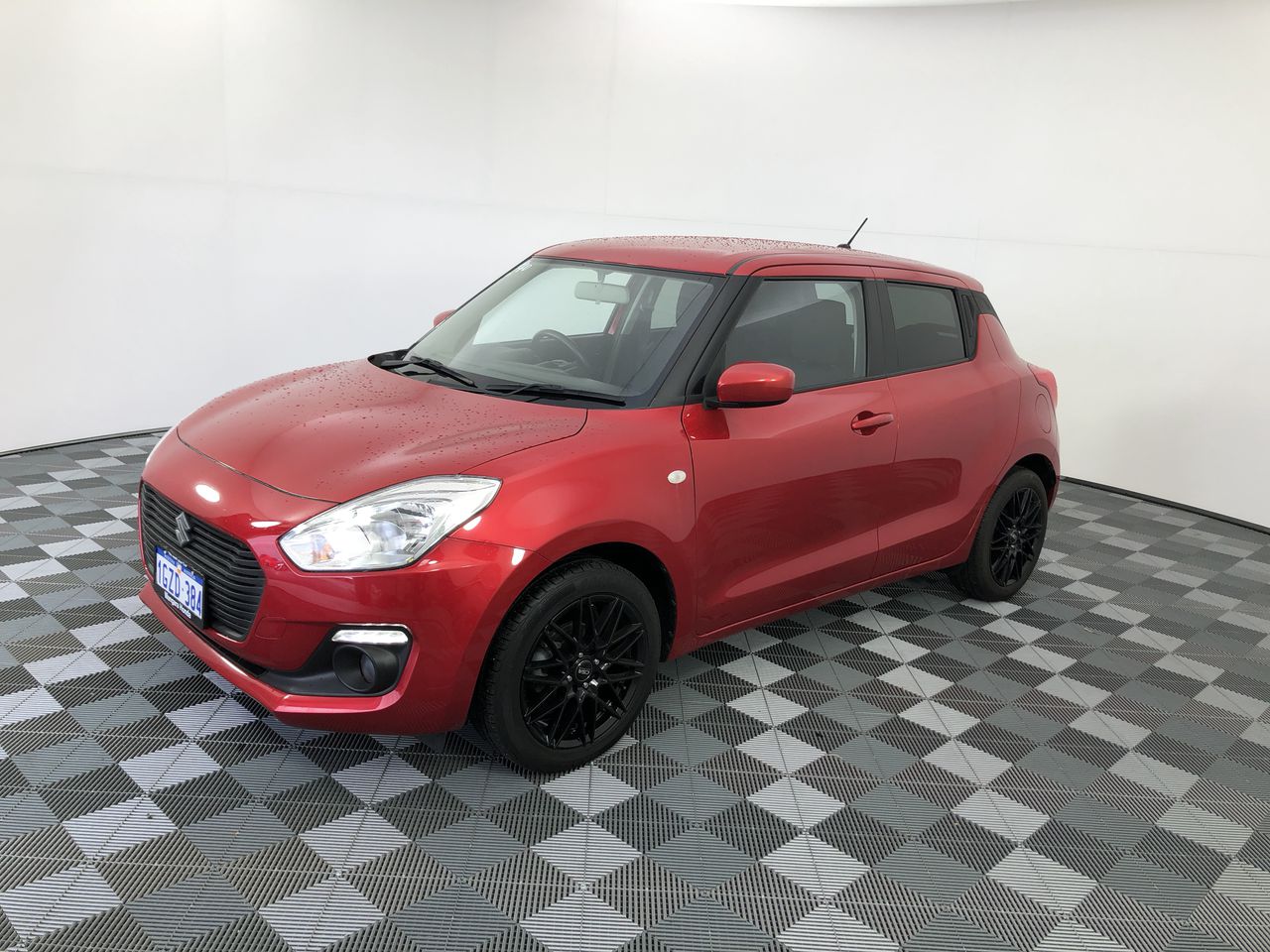 5 x TRAFALGAR Pack of 4 Rolls Sports Tape, 25mm x 15M.