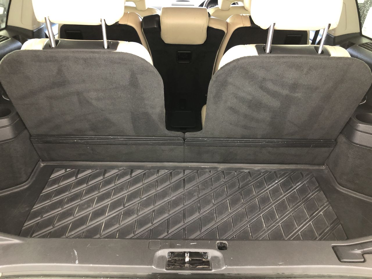 <p>2008 Mitsubishi Rosa Motorhome</p>