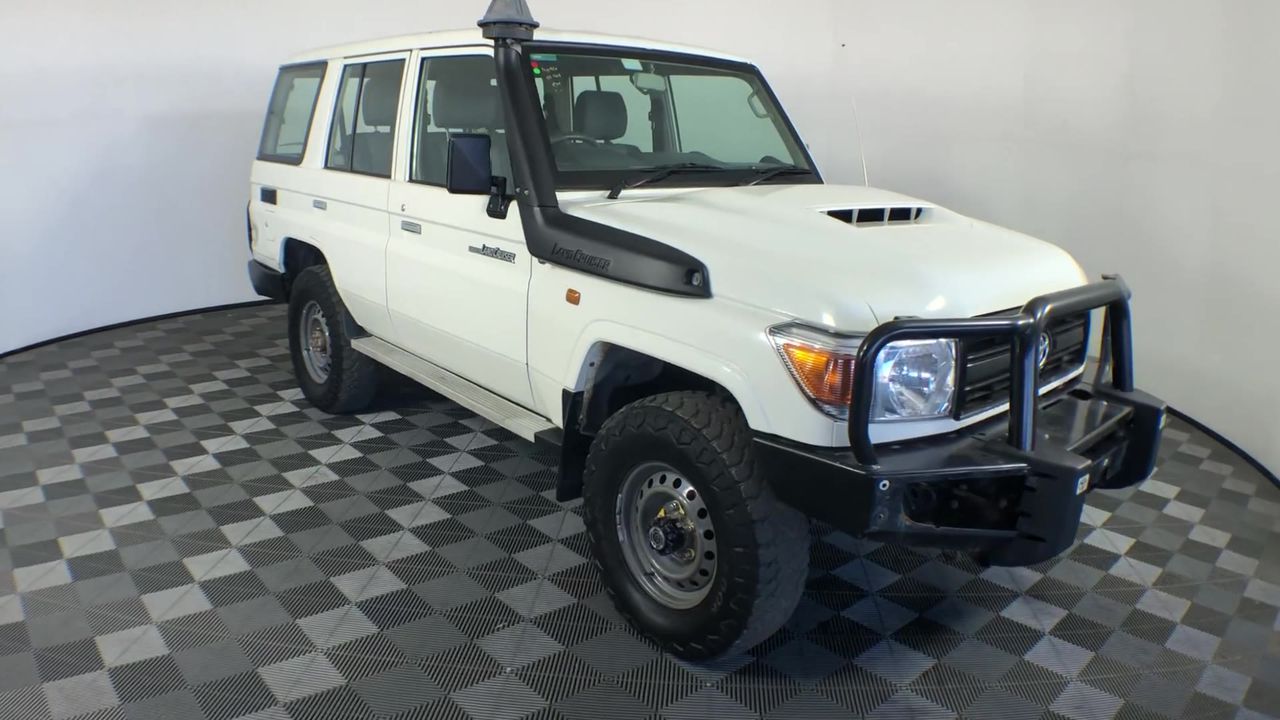 0.06 Carat round 4 diamond