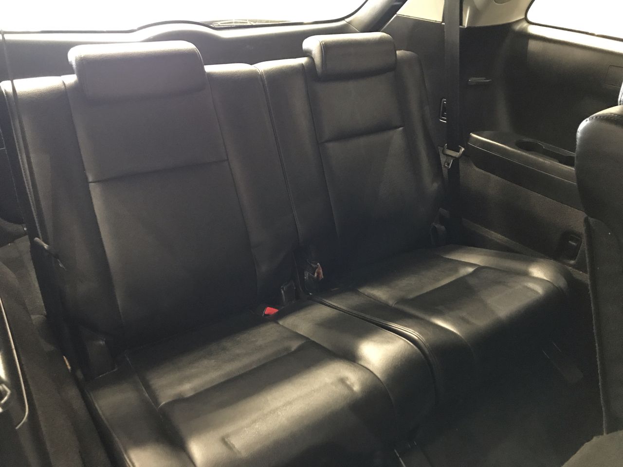 0.07 carat round 2 white diamond, 1 gram silver bar x 2, 0.04 white diamond