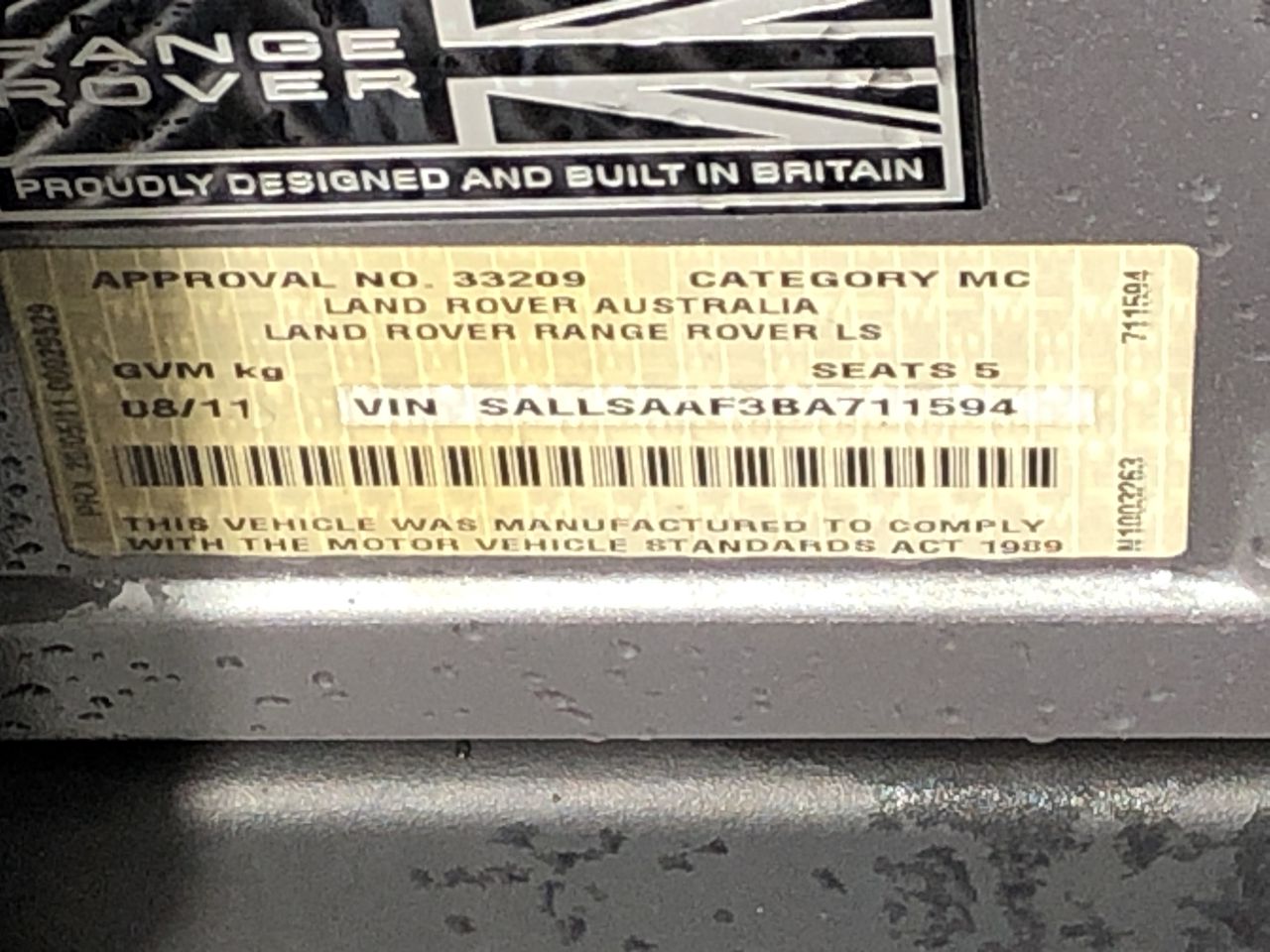 LOGITECH MK220 Wireless Combo Mouse and Keyboard, Black.  Buyers Note - Dis