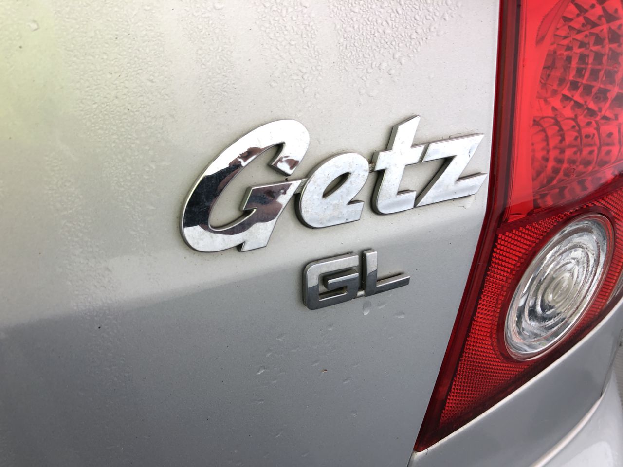 0.06 carat 2 round white diamond