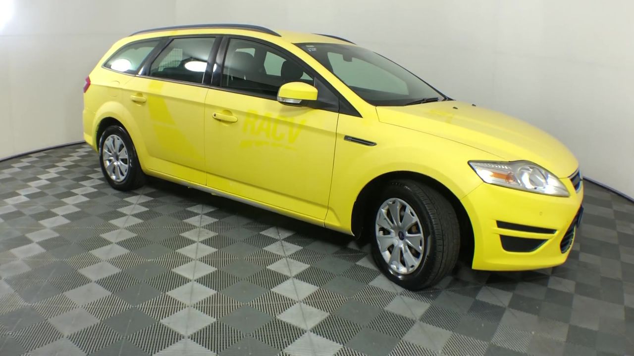 BIJ'OR - Genuine Black Freshwater Pearl  & Simulated Diamond Stud Earrings