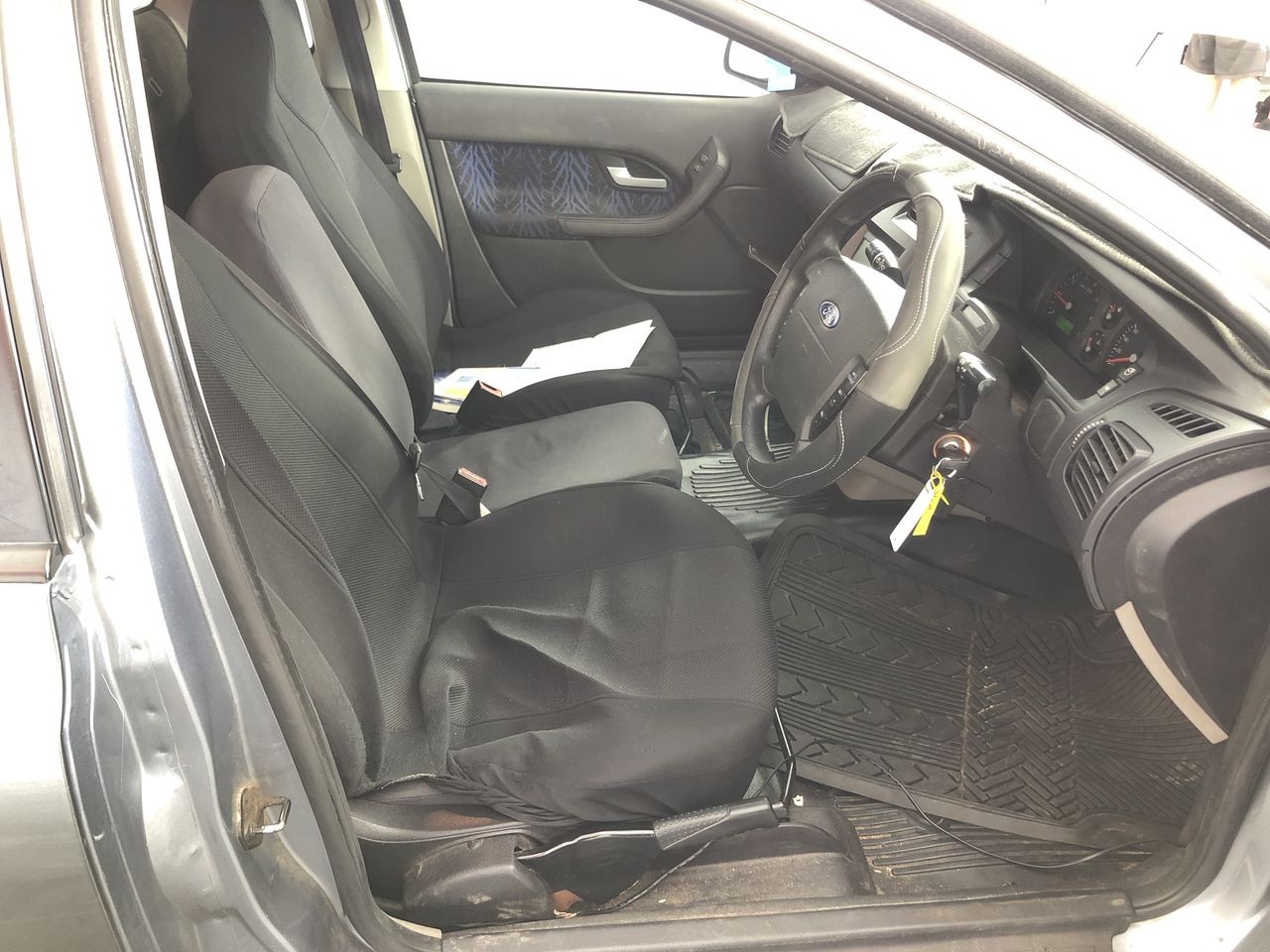 Mixed Lot of Assorted Table Lamps, Desk Lamps & Lighting Fixtures