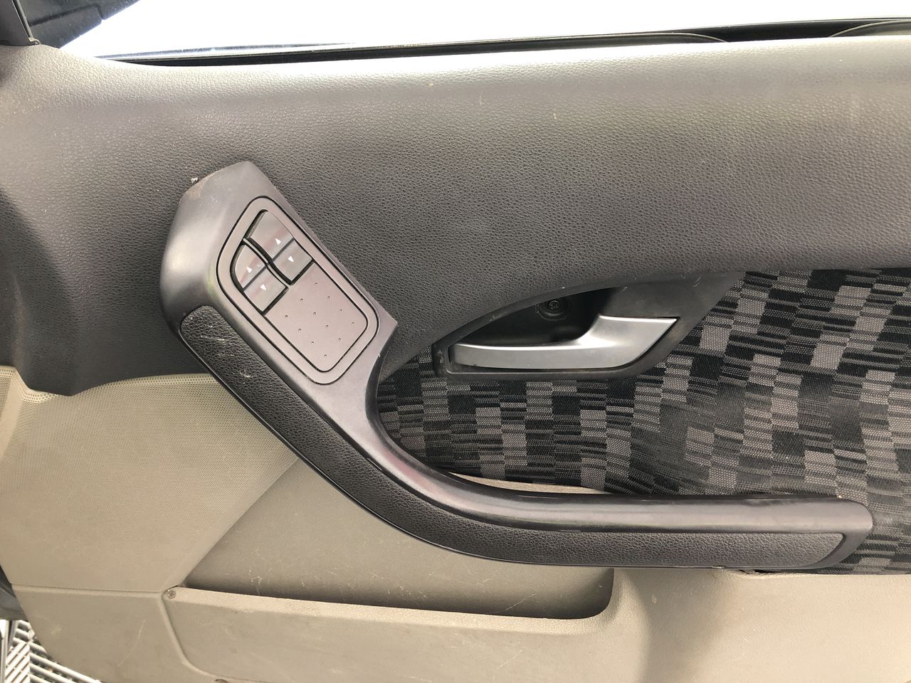 Microsoft Xbox One X 1787&Xbox One S 1681 Consoles (Lot of 2)