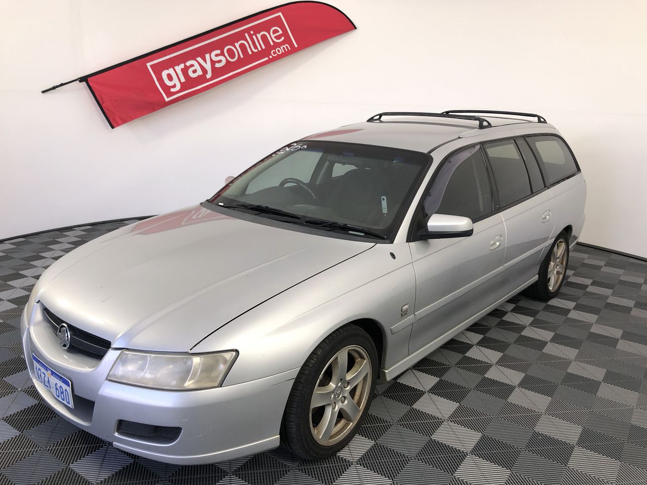 0.55ct a Cushion Dia SI/G & 0.28ct 40 Stones Round VS/F Dia Ring Platinum