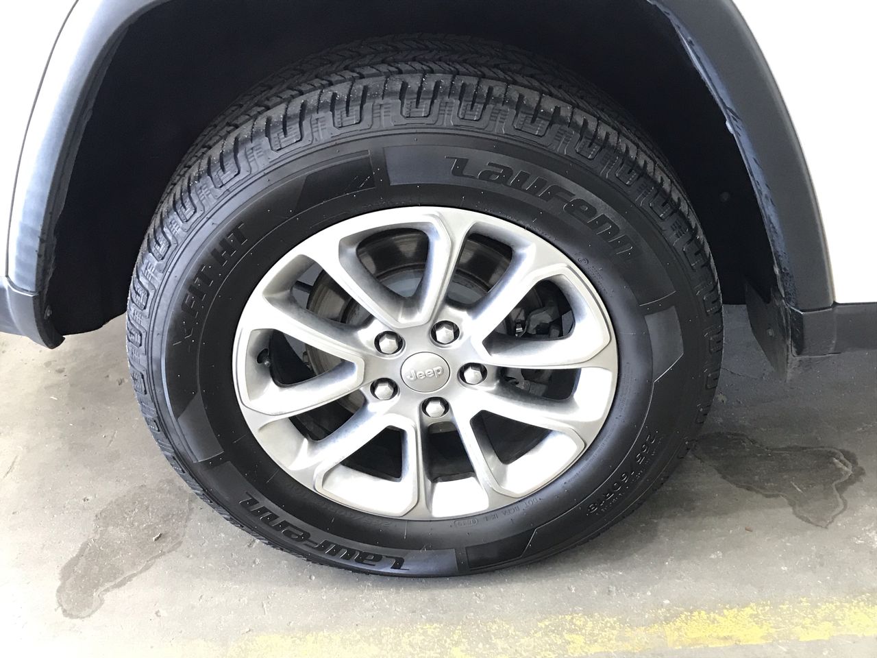 Premium Wood Fired Pizza Oven - Silver Circle & Black Brick