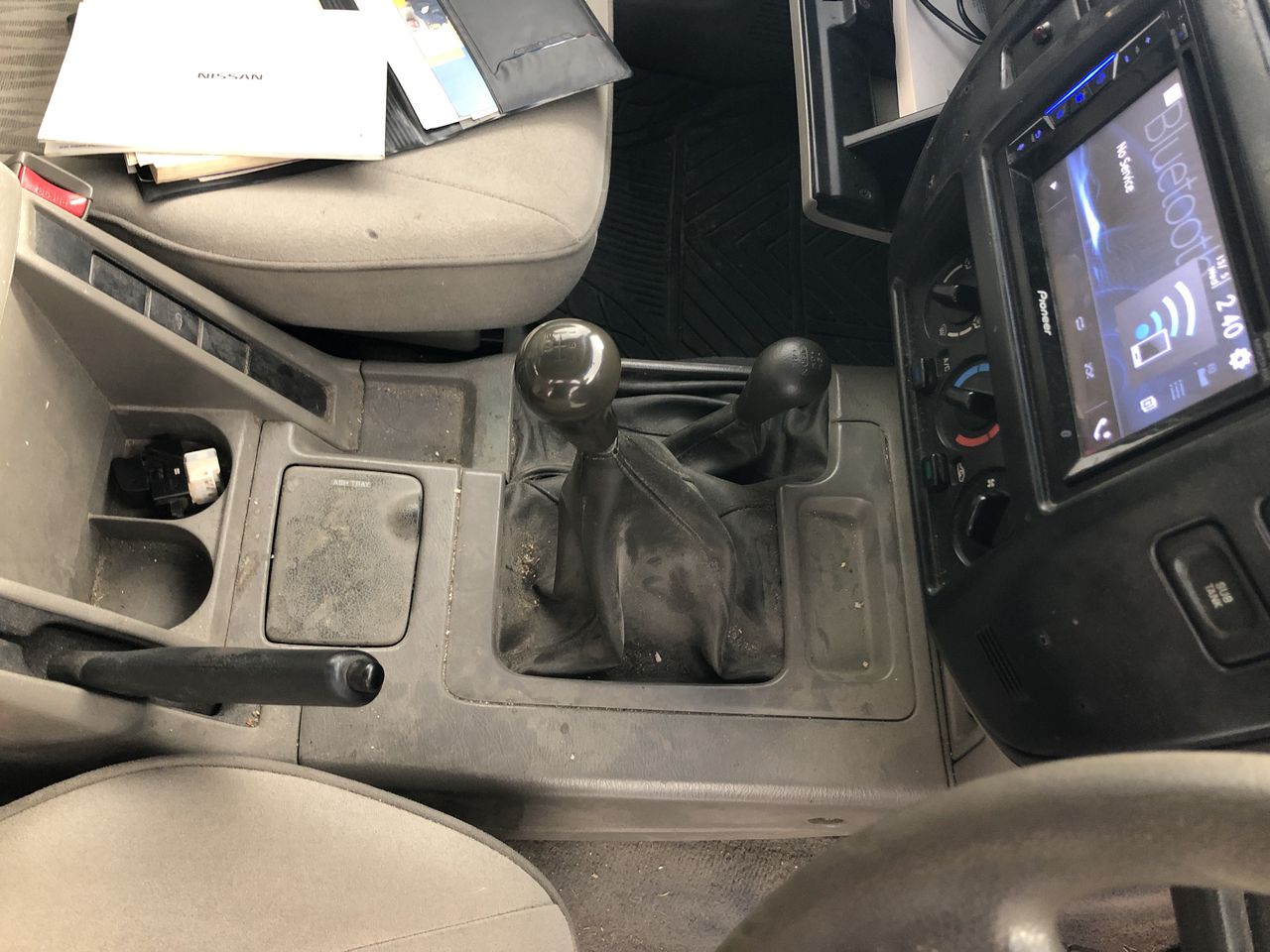 Replica Royal Ring - 16 Simulated Diamonds - US Size 8