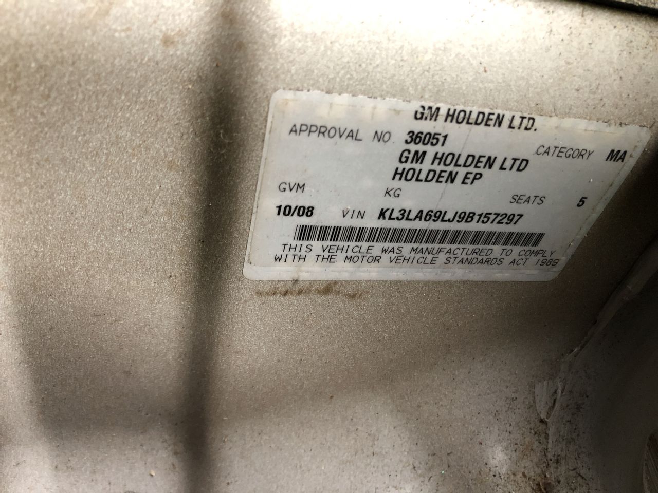 Replica Royal Ring - 16 Simulated Diamonds - US Size 7