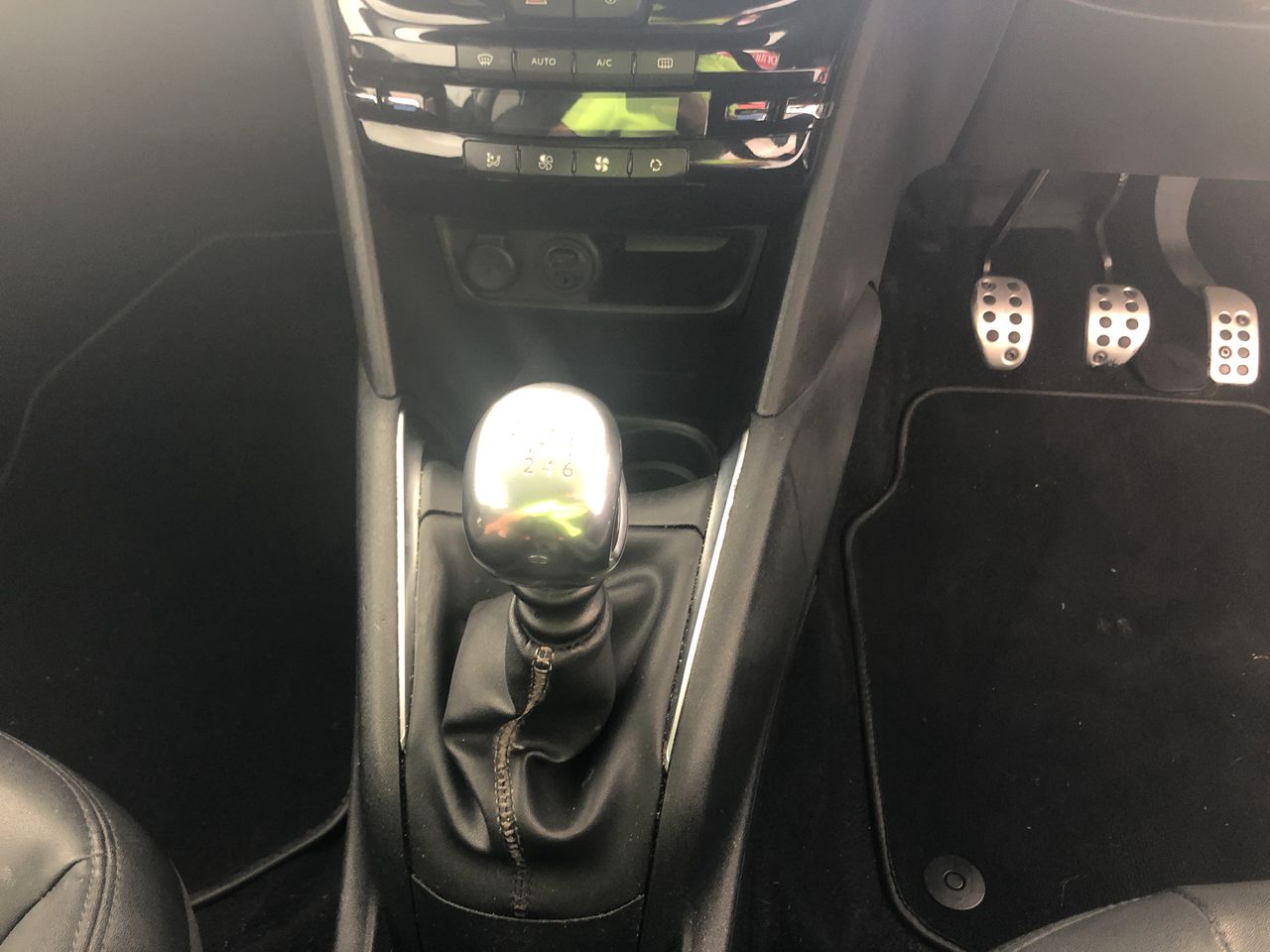 Lindeman's Bin 65 Chardonnay (6x 750mL).