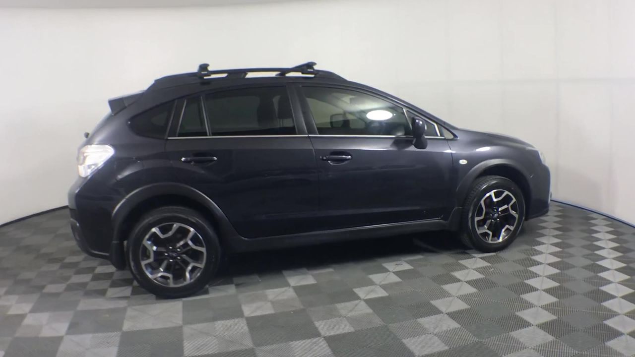 18ct Gold Plated 6mm Stud Earrings Featuring 2 Crystals by Swarovski®