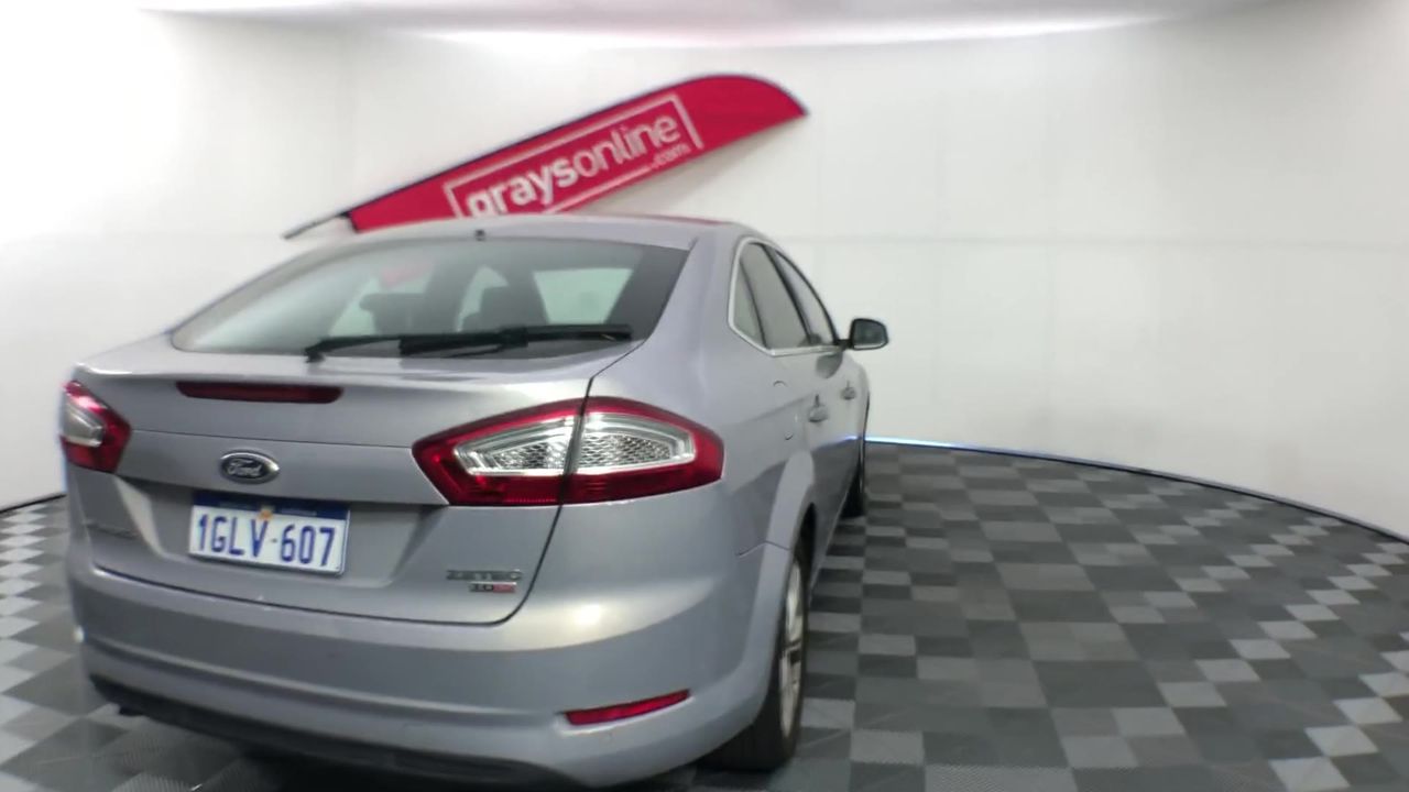 Quantity of Metal/Tin Snips to box