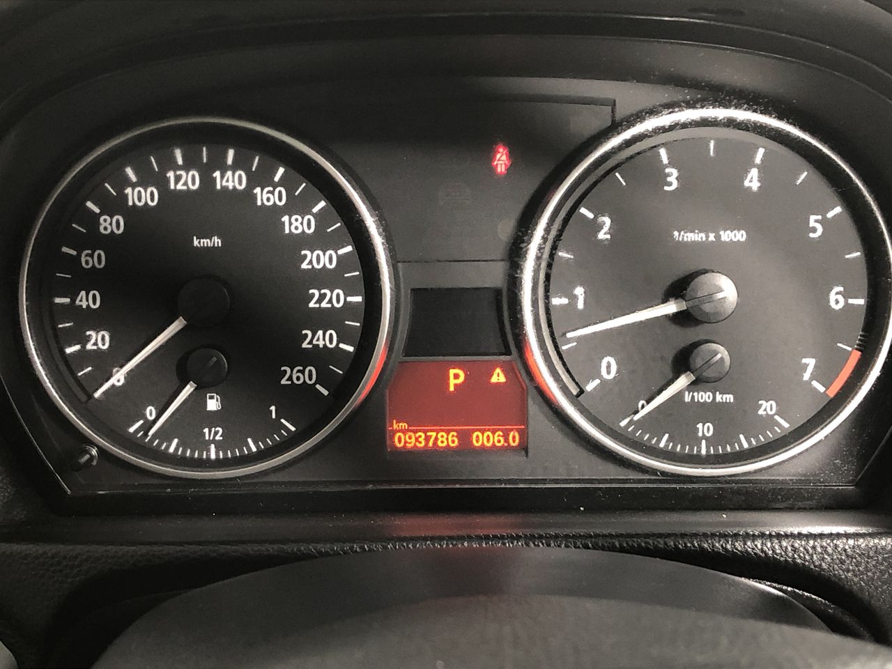 Upside Down Premium Cuvee NV (6x 750mL).