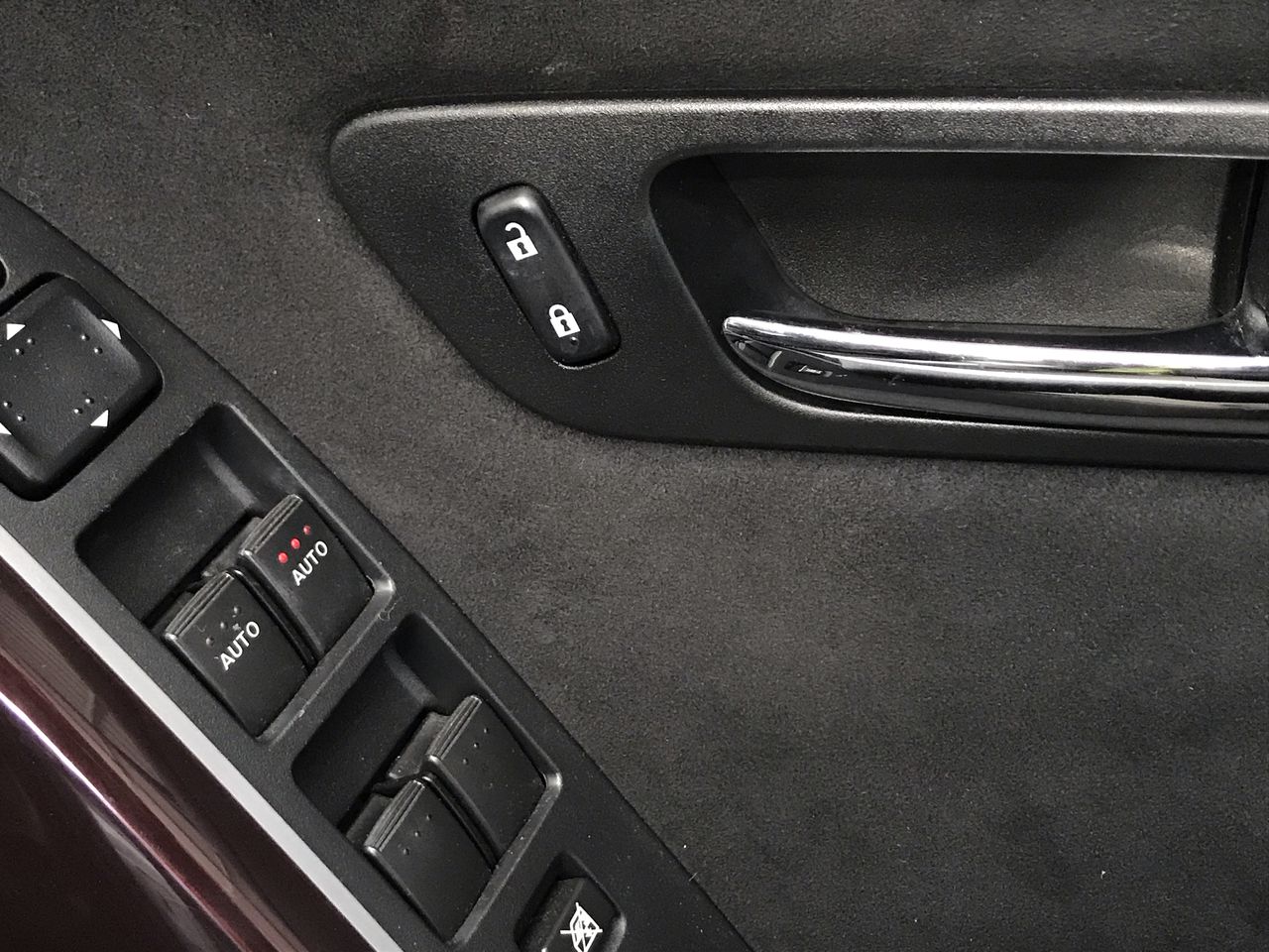 Wolf Blass Yellow Label Pinot Noir (6x 750mL). SA