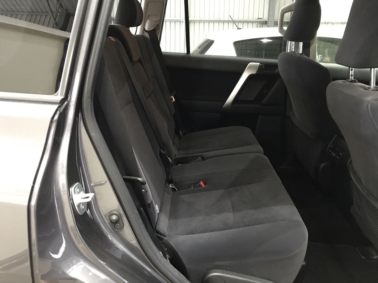 St Huberts The Stag Chardonnay (6x 750mL).