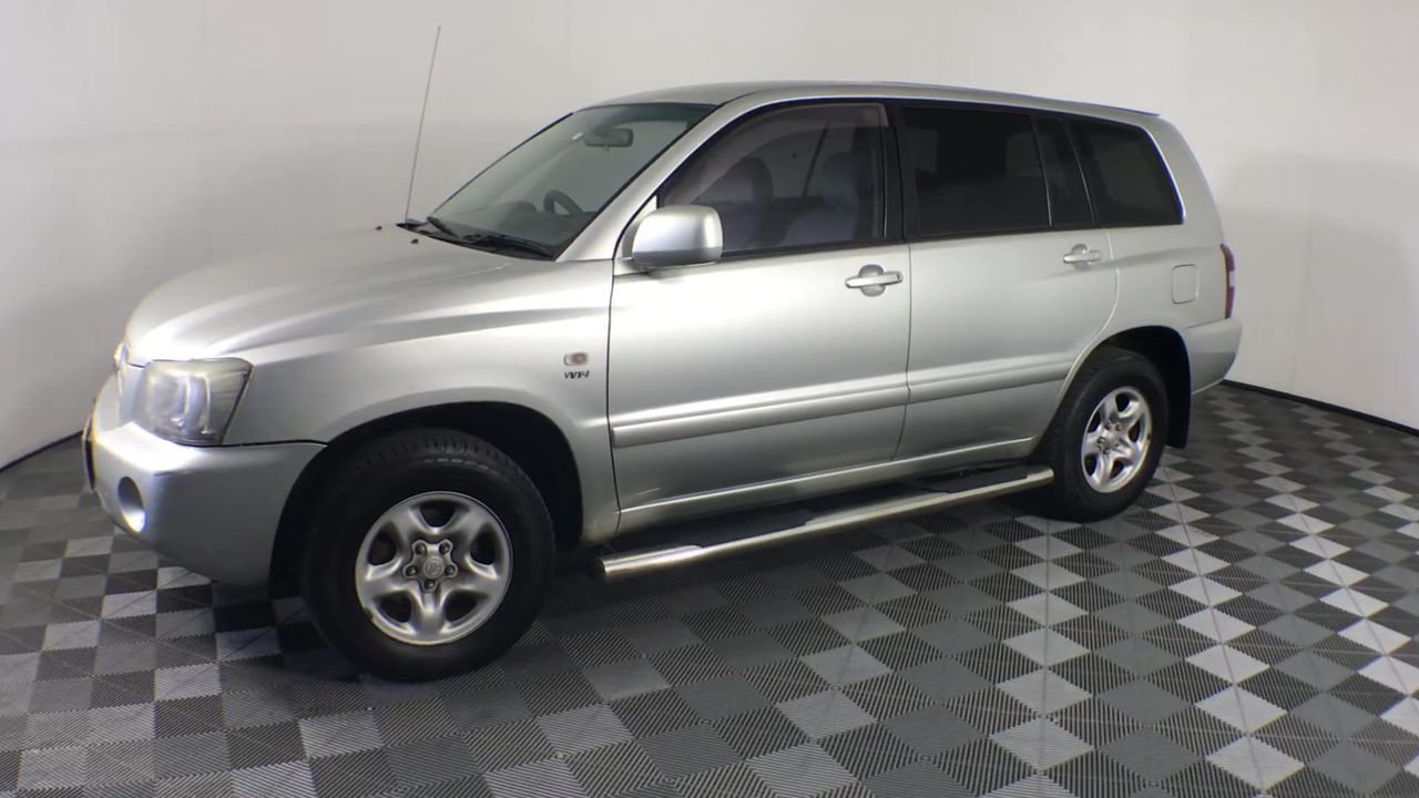 Wolf Blass Red Label Chardonnay (6x 750mL).