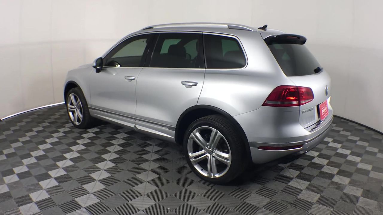 1 Cubic Yard Self Tipping Skip Bin To Suit Forklift( Unused)