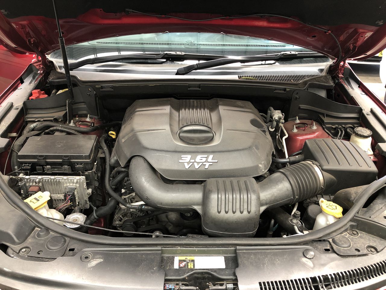 END OF LEASE SALE: 7" Portable CarPlay