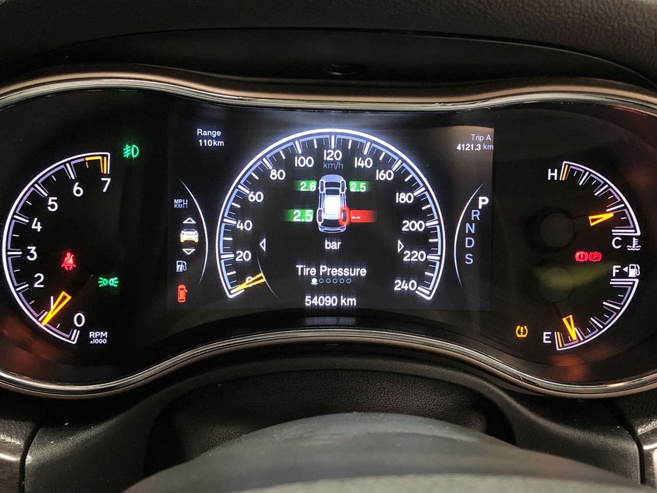 END OF LEASE SALE: 7" Portable CarPlay