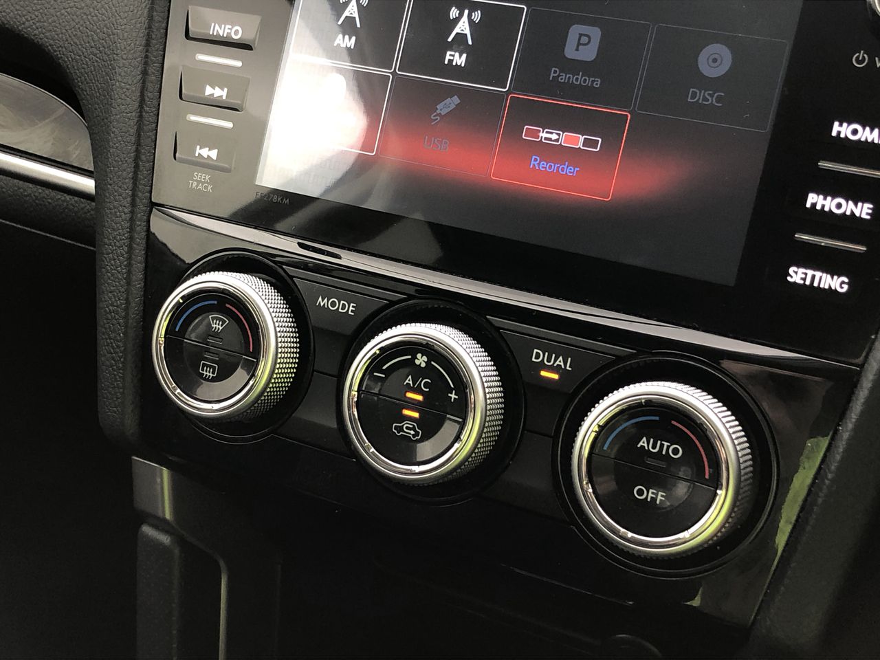 END OF LEASE SALE: 7" Portable Carplay