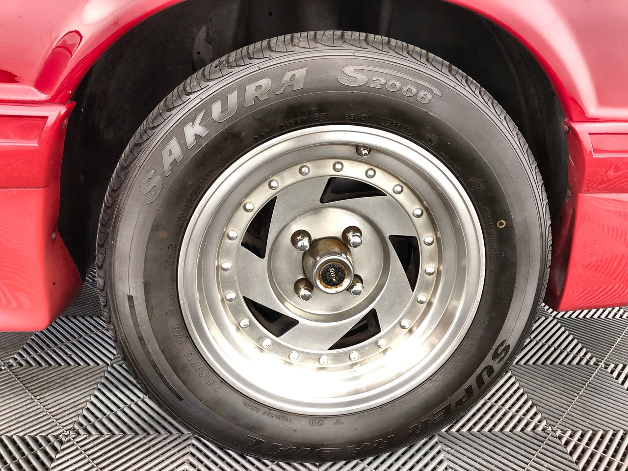 Quantity of 1 17.5-25 Earthmoving Tyre ( Unused)