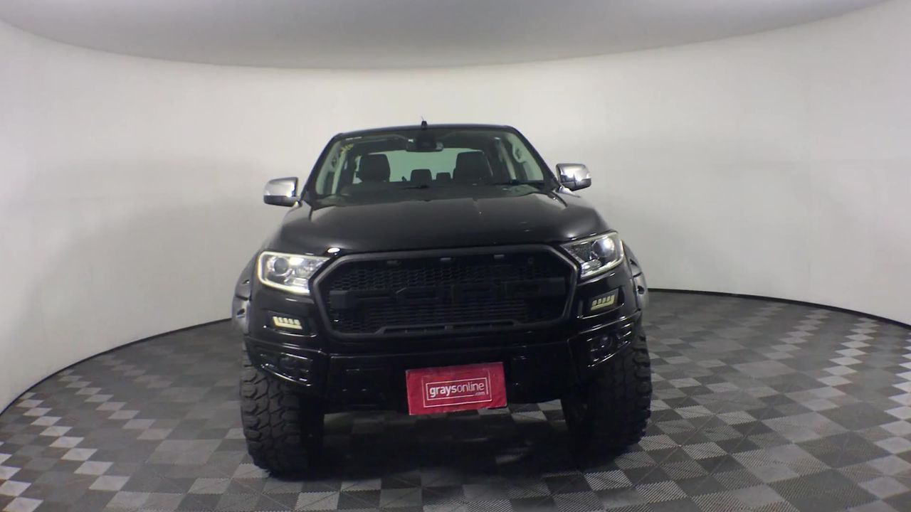 <p>2010 Mitsubishi  FM600 4 x 2 Cab Chassis Truck</p>