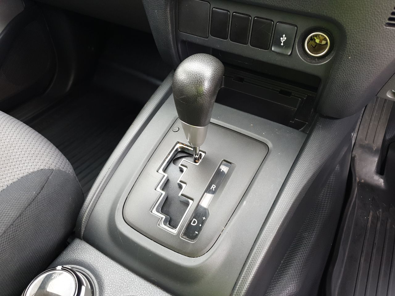 Wolf Blass Red Label Sauvignon Blanc (6x 750mL). Current Vintage Release.