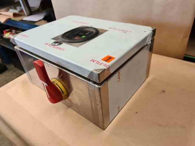 Hitachi CP-WX5500 LCD Projector