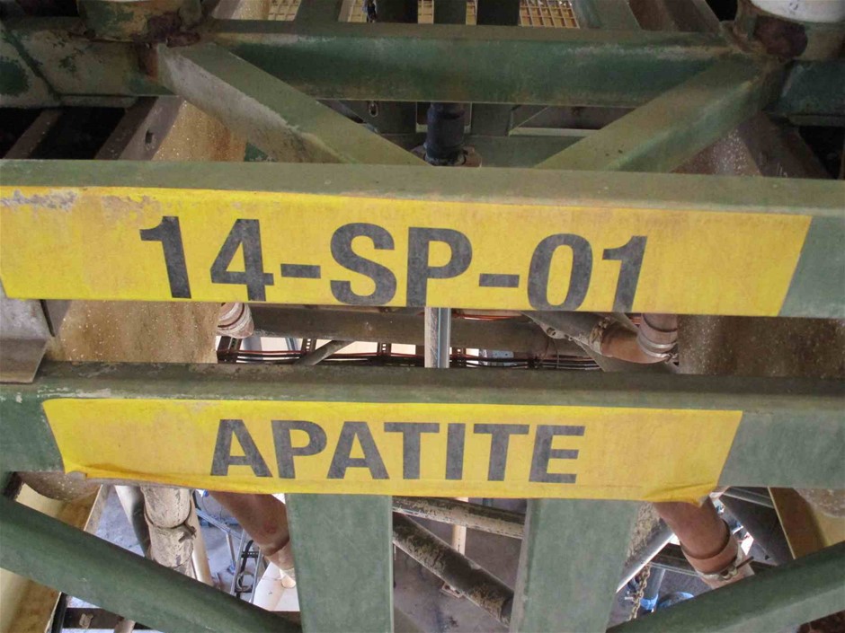 Quantity of 100 1800mm Star Pickets(Unused),