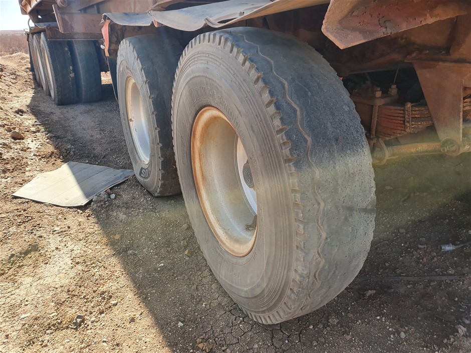 Bulk items, gold diamonds, silver coins